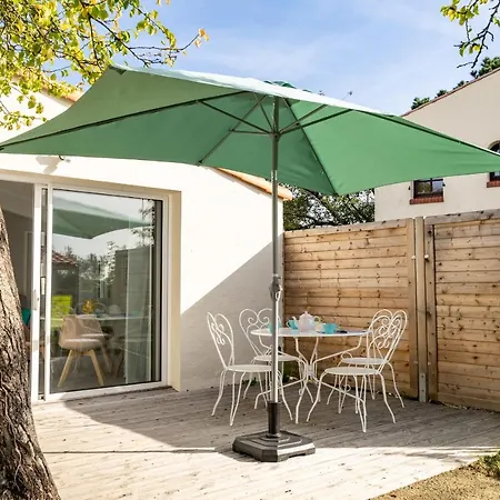 Holiday home Bois Flottes - Maisonnette 700m *
